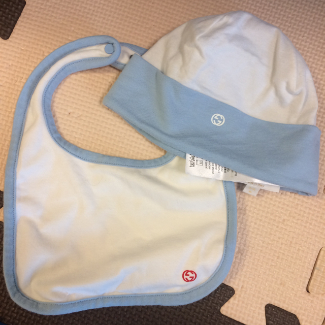 GUCCI 3点セット ベビー服 ボディスーツ 帽子 スタイセット よだれかけ