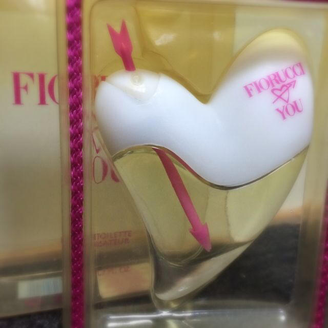 Fiorucci - フィオルッチ 香水 ラブスユーの通販 by ひなのDX's shop