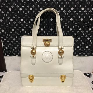 Gianni Versace（ハンドバッグ ・ ホワイト/白色系）のフリマアイテム一覧