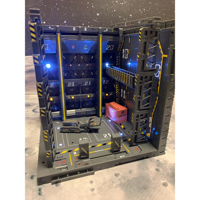 LED電装付きジオラマベース基地格納庫ディスプレイ、ガンプラ他