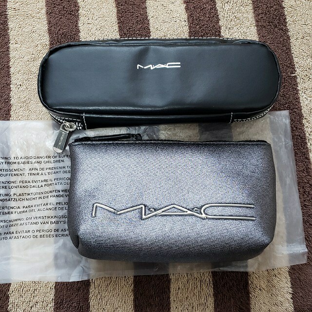 MAC - 未使用 MAC ポーチ シルバー グレー 化粧ポーチの通販 by