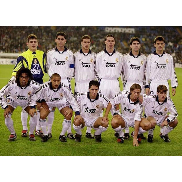 Realmadridの選手の直筆サイン入り集合写真 Realmadridの選手の直筆