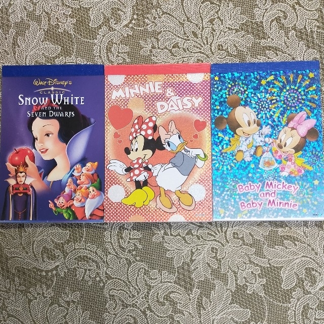 Disney - ♡ディズニーストア♡ メモ帳 3 冊セットの通販 by Daisy′s