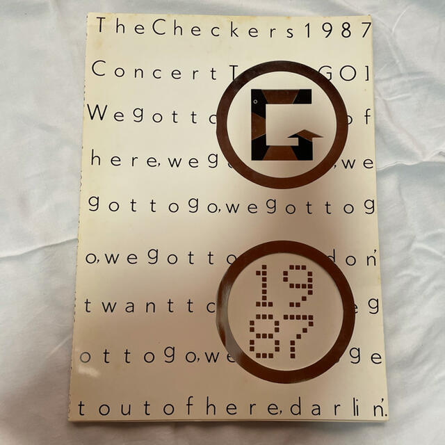 チェッカーズ 87年 GOツアーパンフレットの通販 by ミオ's shop｜ラクマ