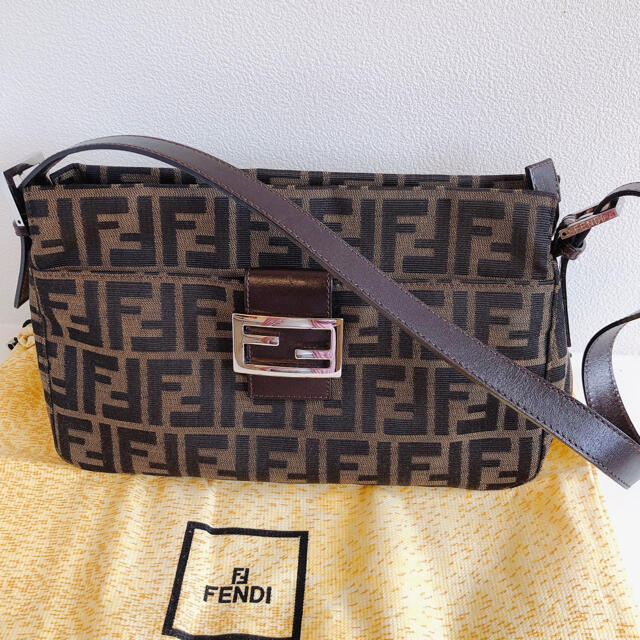 FENDI - FENDI フェンディズッカ柄ショルダーバッグの通販 by