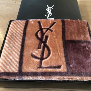 SAINT LAURENT（毛布）のフリマアイテム一覧