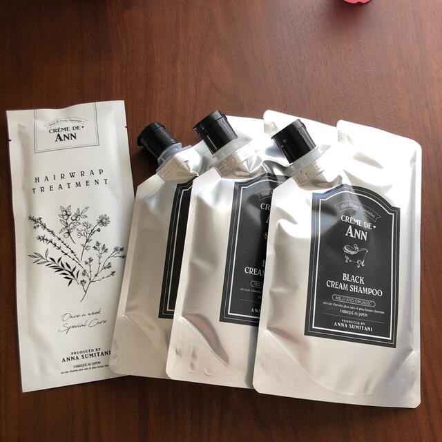 クレムドアン ブラック クリーム シャンプー 300g×3 とトリートメント