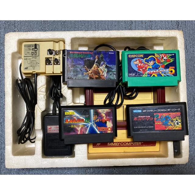 任天堂 - 任天堂 ファミリーコンピュータ本体+ソフト4本セットの通販