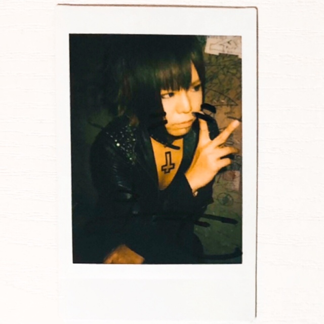 V系☆R指定【マモ】サイン入り☆チェキの通販 by ♡'s shop｜ラクマ