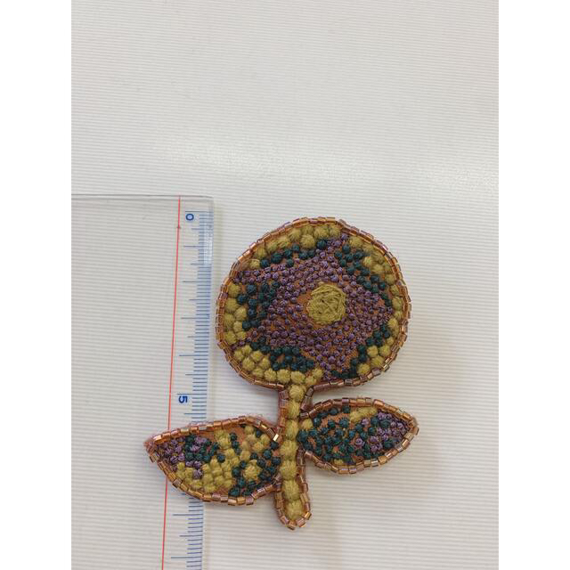 ミナペルホネン ブローチ 枝に木の実 ミナペルホネン ブローチ 枝に