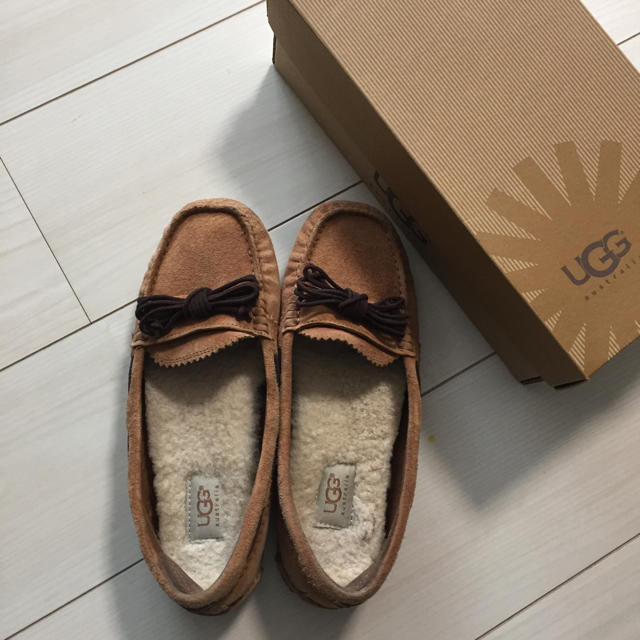 UGG - アグ モカシンの通販 by プロフ必読！！｜アグならラクマ