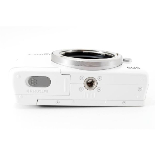 ホワイトWi-Fi＆自撮りCanon EOS M10
