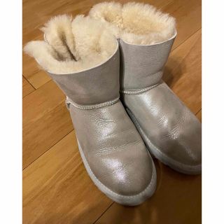 UGG（ブーツ ・ シルバー/銀色系）のフリマアイテム一覧