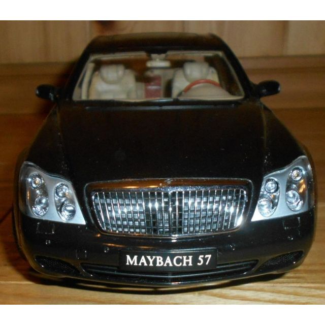 オートアート 1/18 マイバッハ 57 本体のみの通販 by 快速しもうさ's
