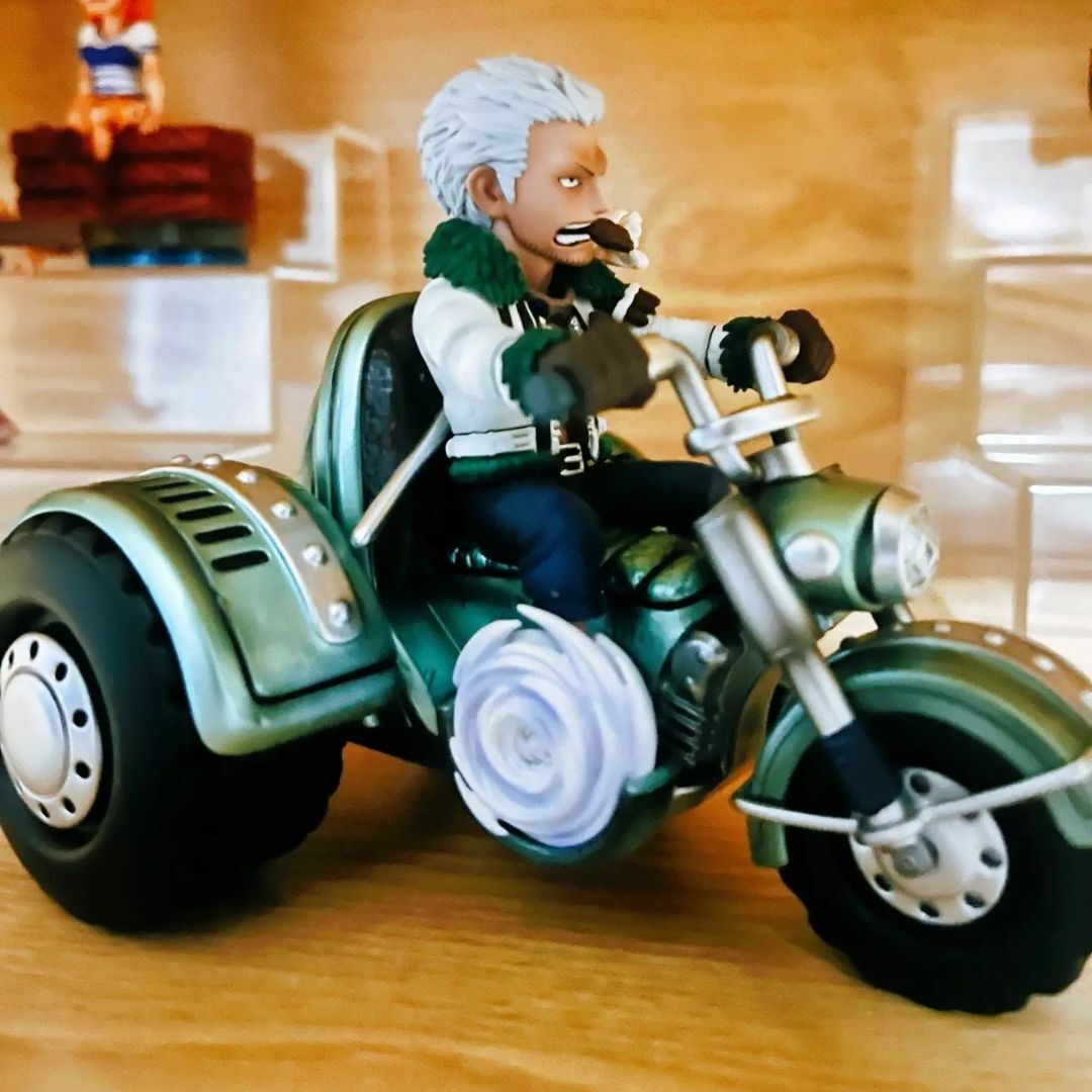 ワンピース ビローアバイク スモーカー フィギュア ガレージキット