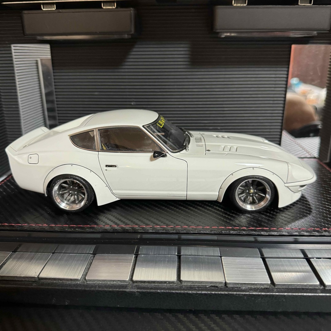 イグニッションモデル1/18LB−WORKSフェアレディZ (S30)カスタム品の