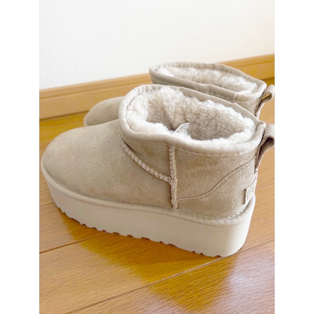 UGG - UGG 厚底ブーツ ムートン クラシック ウルトラミニ マスタード