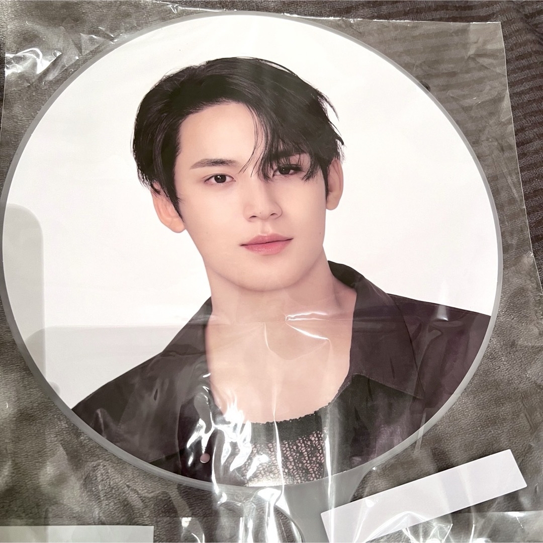 ミンギュ Followうちわ seventeenの通販 by shop｜ラクマ