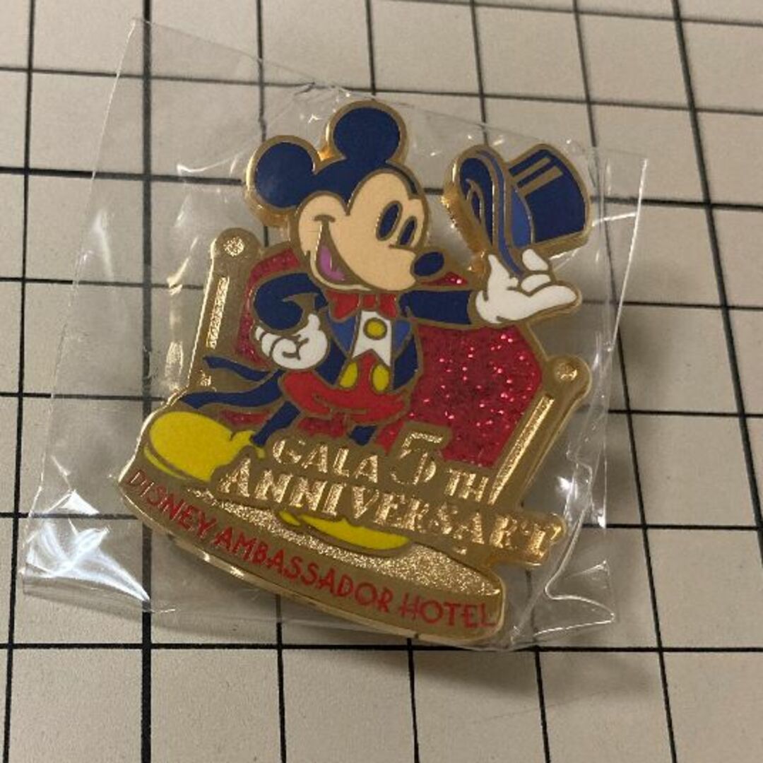 Disney - ディズニーアンバサダーホテル非売品ピンバッジ 開業5周年