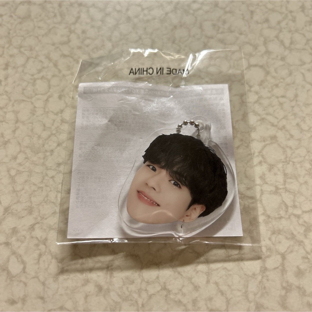 TREASURE - treasure ジェヒョク 顔アクキーの通販 by 하늘