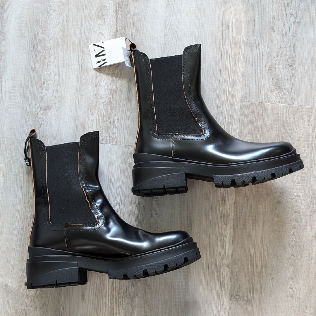 ZARA - ZARA リアルレザートラックソールアンクルブーツ 41サイズの