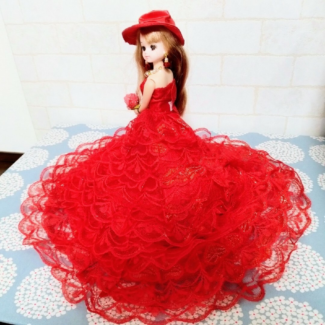 レッド①】リカちゃん豪華すぎるドレス☆アクセサリー付きの通販 by K