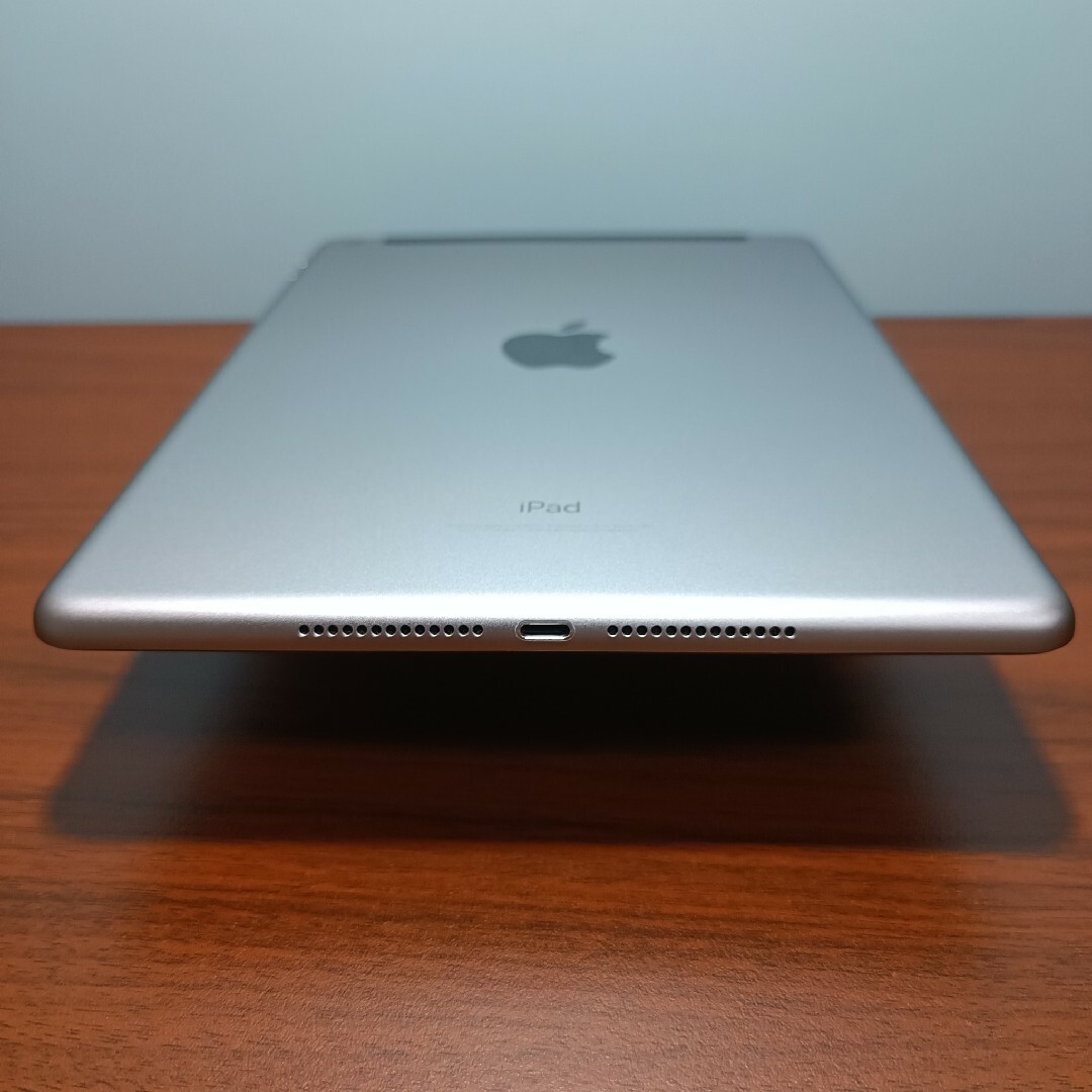 Apple - (美品) iPad 第5世代 Wifi Simフリー128GBキーボード付きの