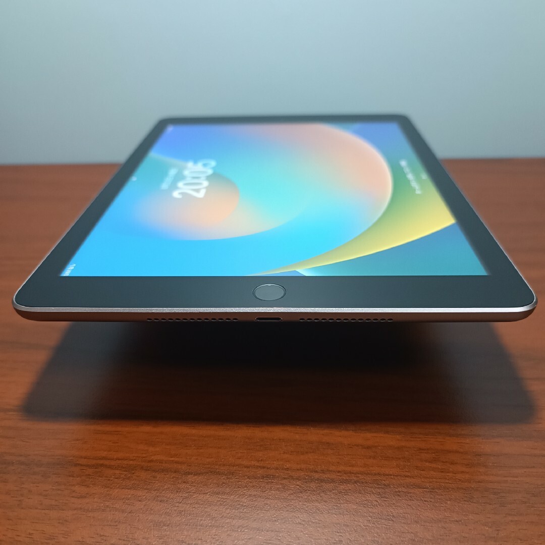 Apple - (美品) iPad 第5世代 Wifi Simフリー128GBキーボード付きの