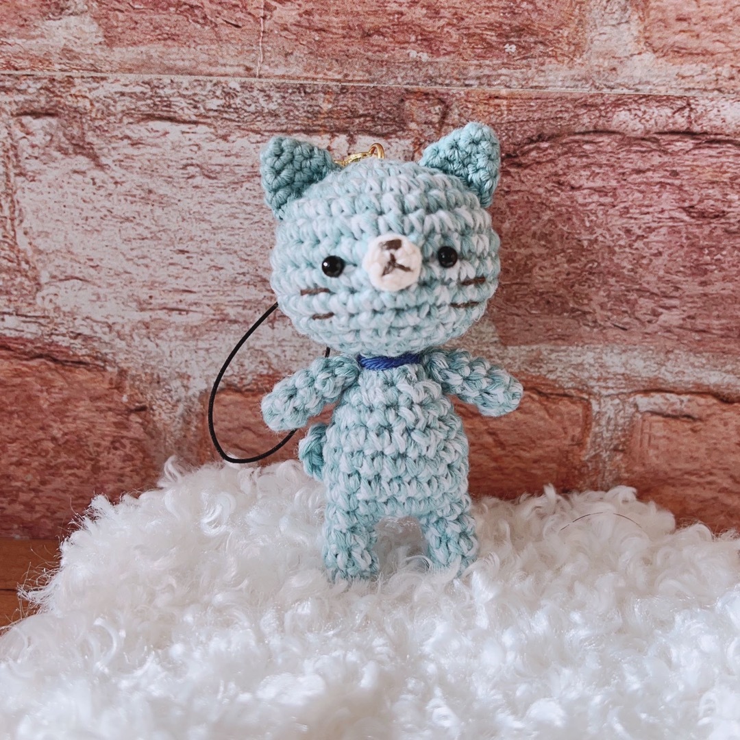猫の編みぐるみストラップの通販 by haru-kano｜ラクマ