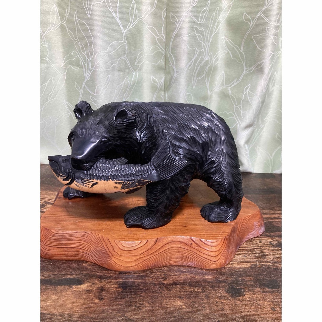 北海道 アイヌ民芸品 木彫りの熊 白老町 熊置物 インテリア 台座付きの