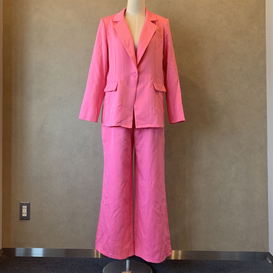 ピンクスーツの通販 by わたあめ's shop｜ラクマ