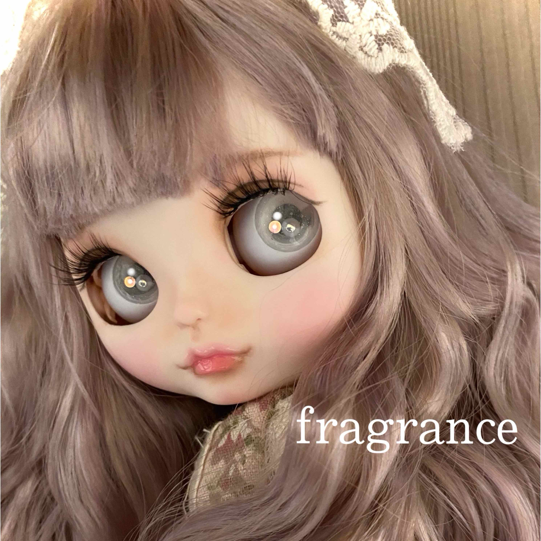 カスタムアイシードール 白肌 薄茶mix ゆるふわウェーブ ブライス 人形