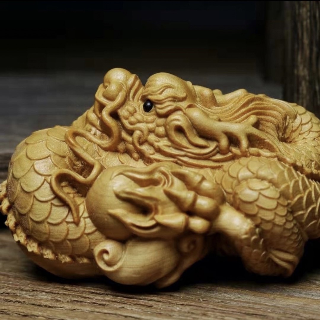木彫 龍 ドラゴン 高さ約30cm 横幅約39cm ヒビあり 木彫 龍 ドラゴン
