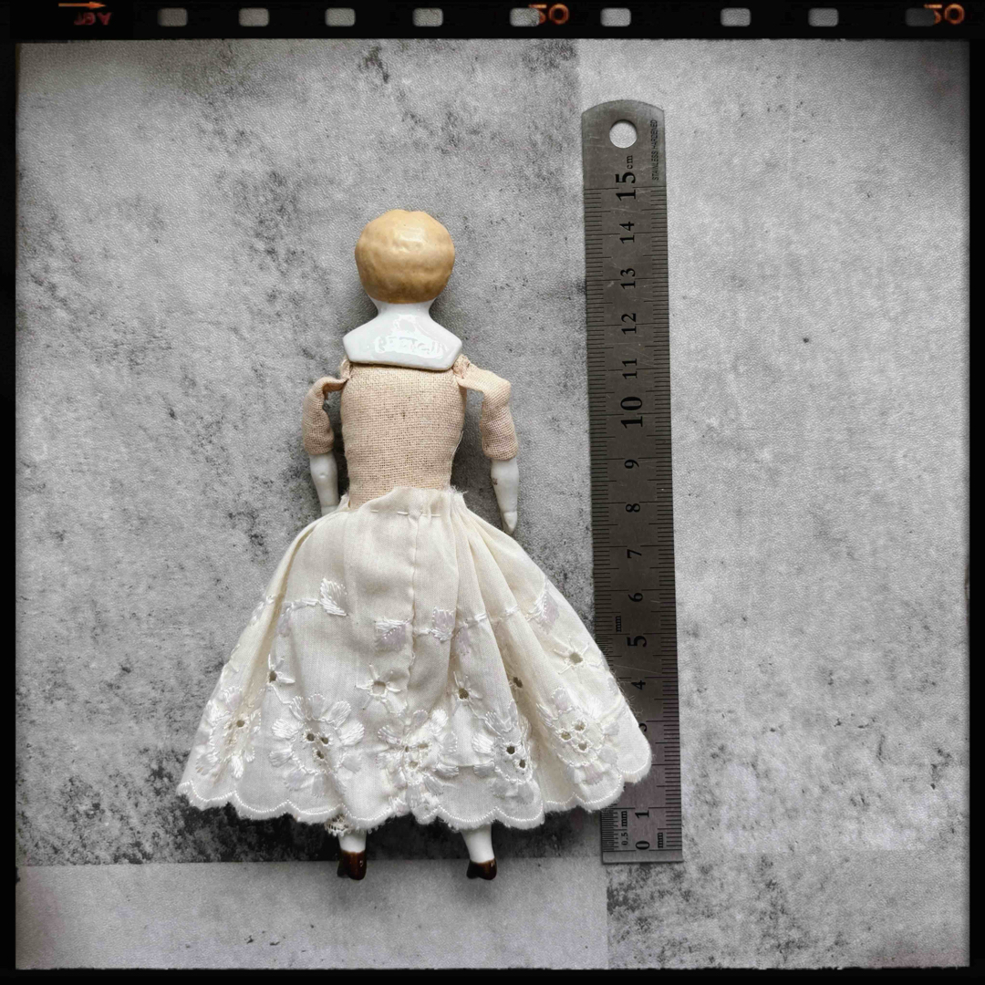 アンティーク アンティーク 小さなブロンドチャイナヘッドドール