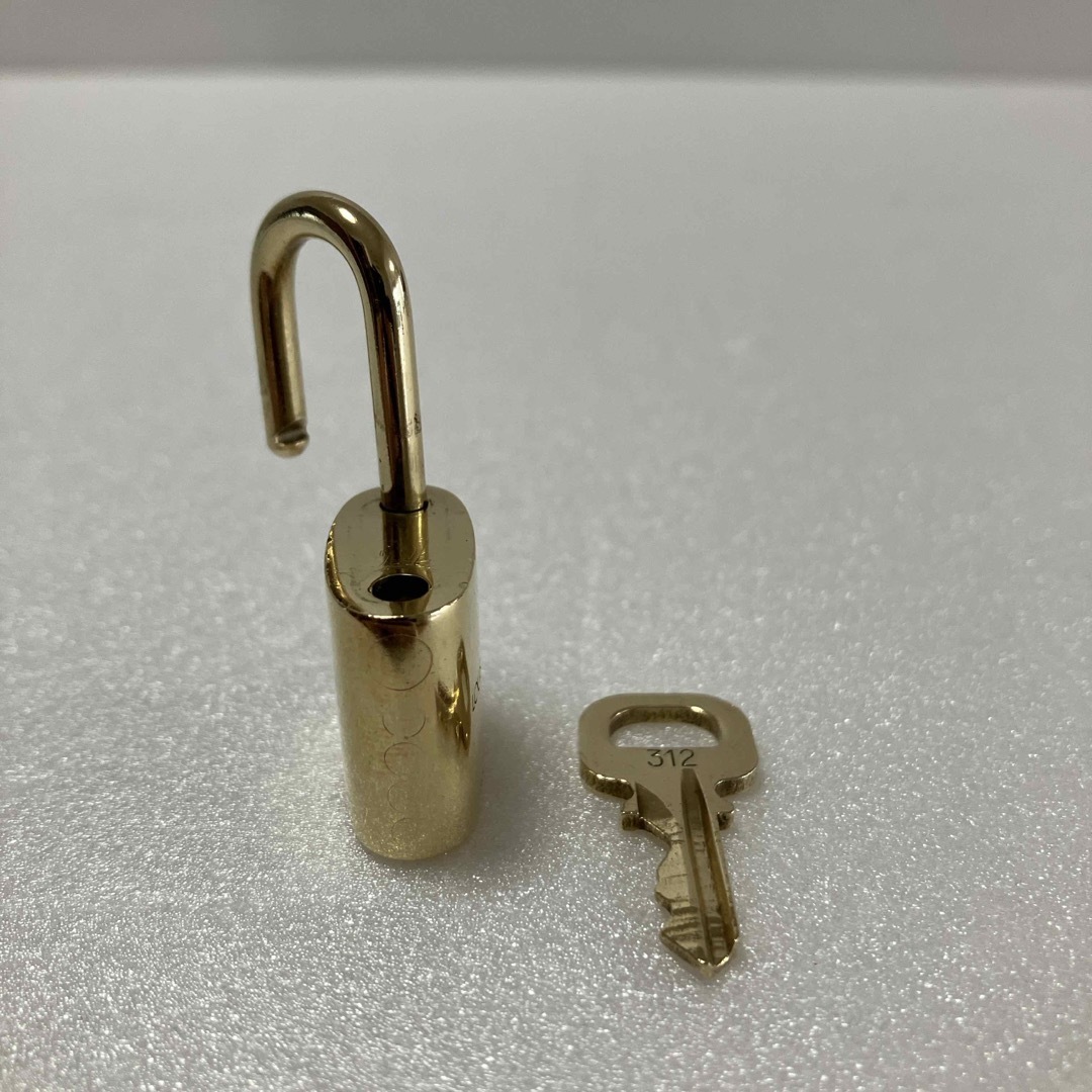 LOUIS VUITTON - LOUISVUITTONパドロック カデナ 南京錠 鍵有り