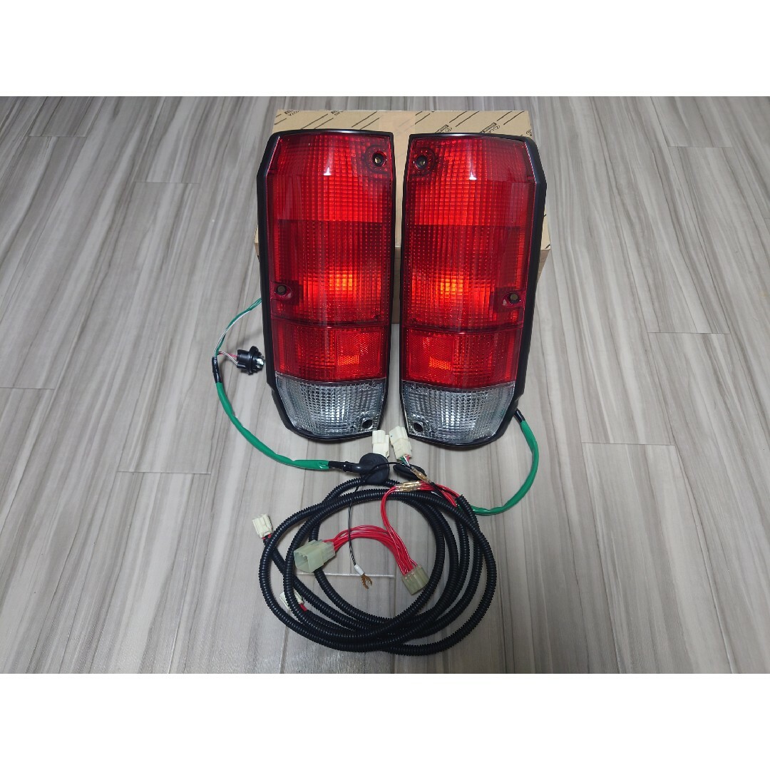 トヨタ - 再再販 ランドクルーザー70 4灯化キット 純正 テールレンズ