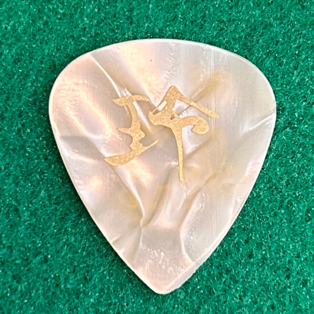 B'z 松本孝弘本人使用ピック 1枚の通販 by La Boutique du Tokyo Chat