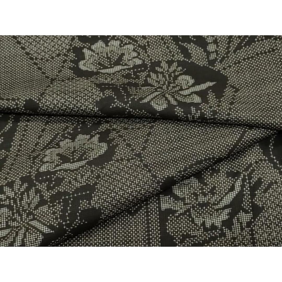 平和屋着物○本場大島紬 7マルキ 泥染め 冊子花文 正絹 逸品