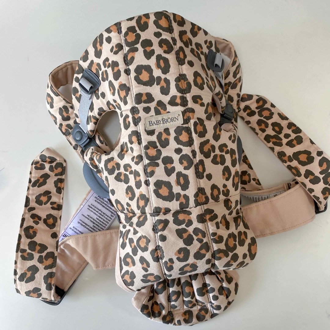 ベビービョルン ベビーキャリアmini レオパード柄 ベビービョルンmini