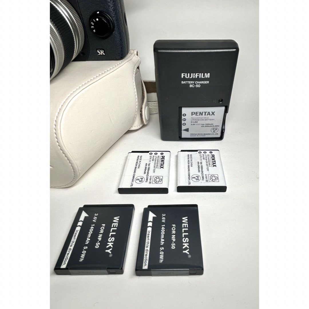 ジャンク 】ペンタックスPENTAX Q10 専用ケース、バッテリー×5本