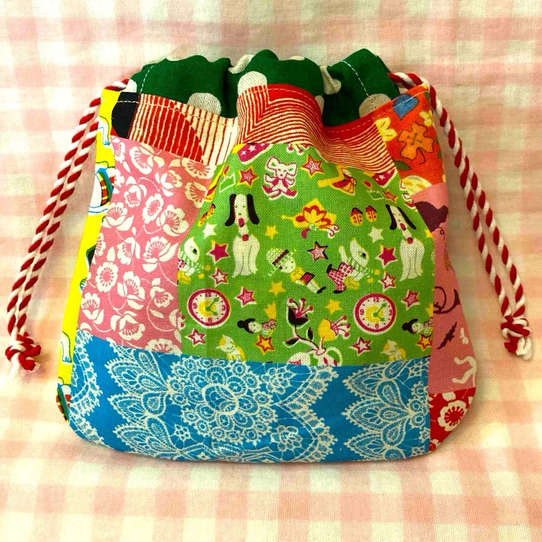 昭和レトロパッチワーク柄☆ハンドメイド☆巾着☆レトロデザインの通販