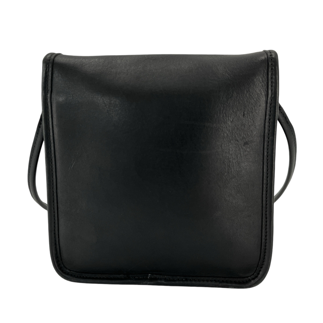 美品】カルティエショルダーバッグ／ターンロック斜め掛け A4 レザー