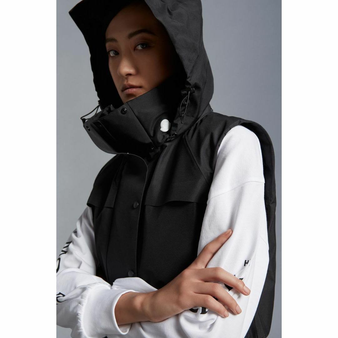 MONCLER - 00 MONCLER x HYKE ダウンベスト VANILIS ハイクの通販 by