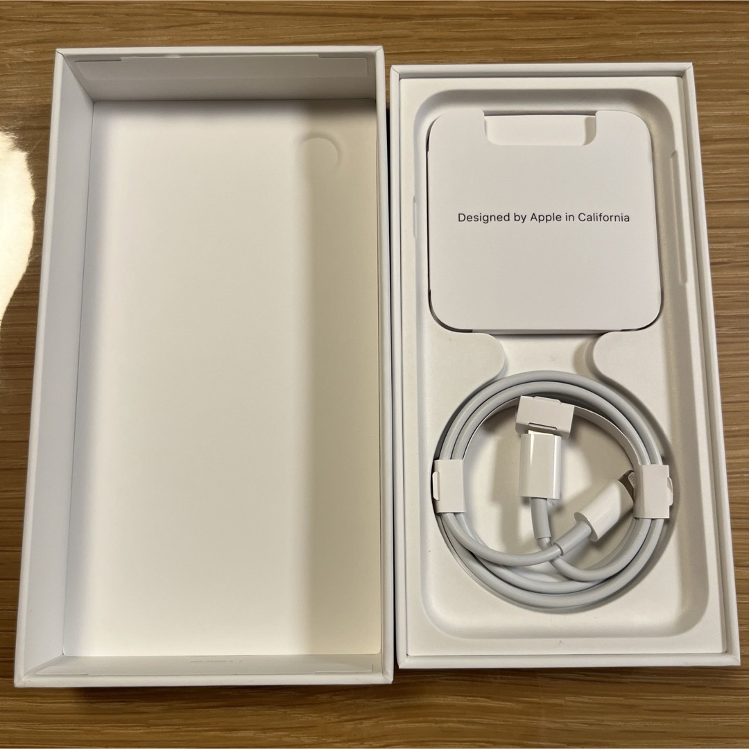 iPhone - 【箱及びLightningケーブル】iPhone SEの通販 by みどりんご