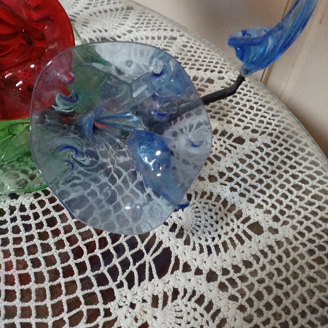 琉球ガラスの花瓶と7輪の花 工芸品の通販 by 木の実樹のママ｜ラクマ
