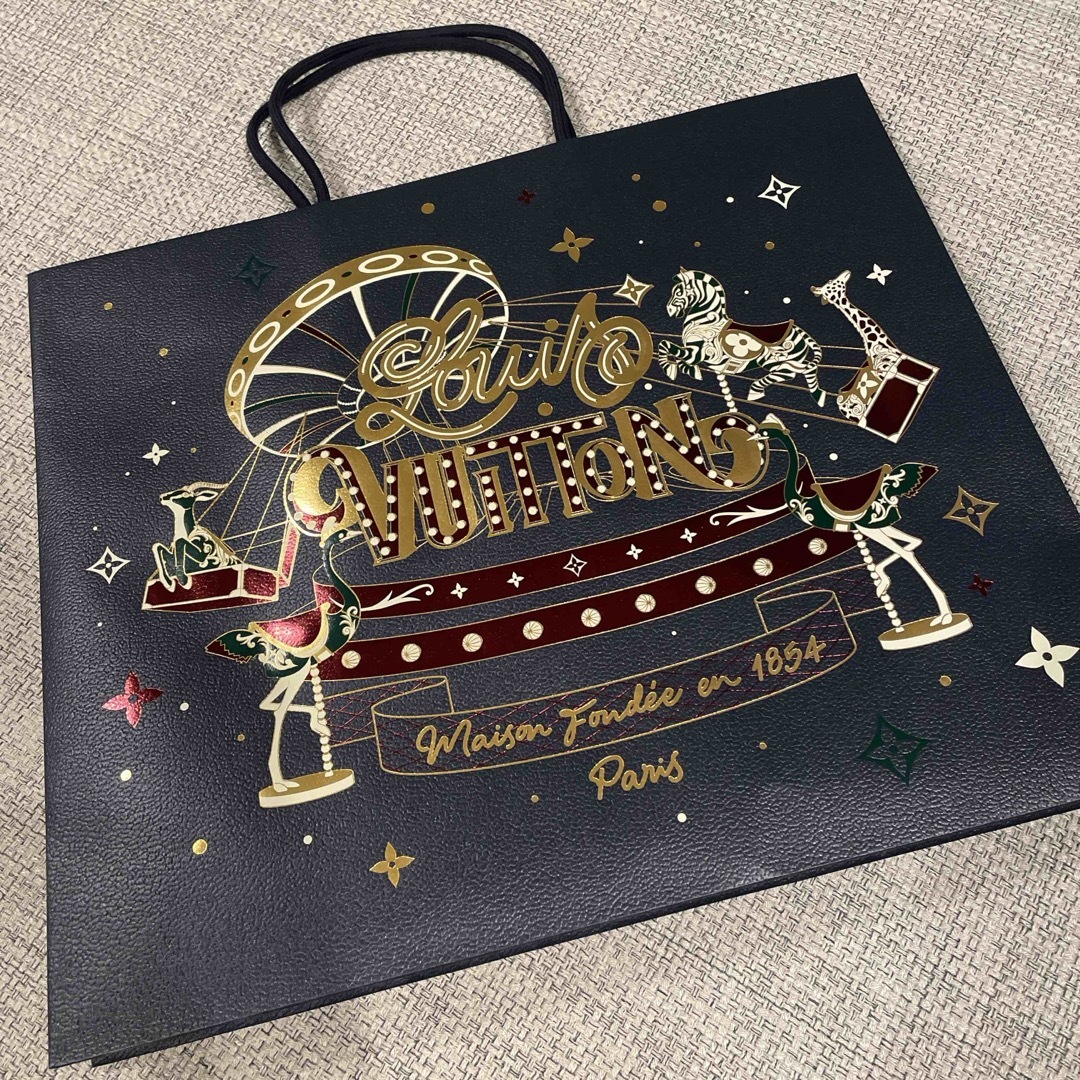 LOUIS VUITTON - ルイヴィトン ホリデー ショッパーの通販 by な。のお