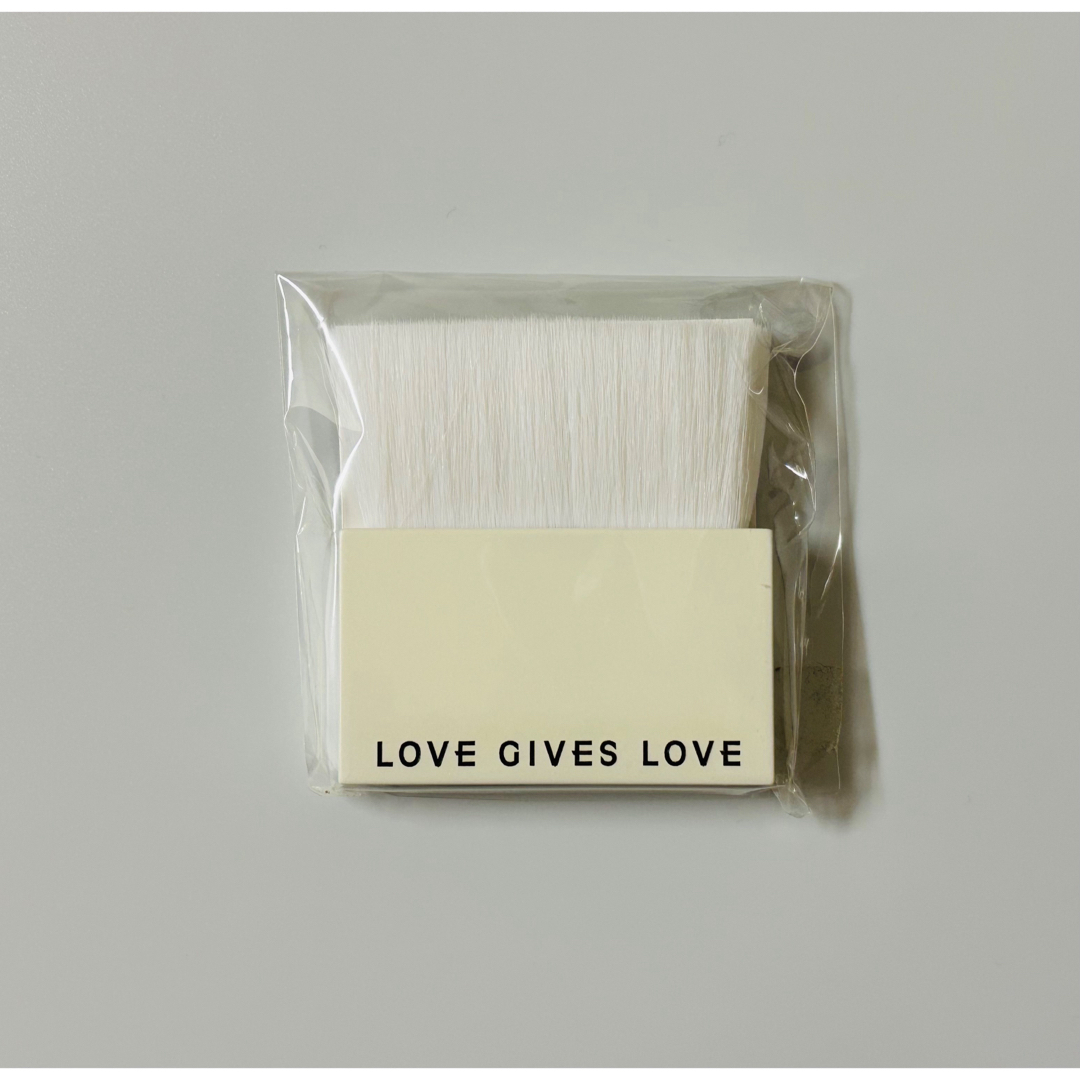 新品未使用】Love Gives Love Vegan brush/リカコの通販 by SMILE｜ラクマ