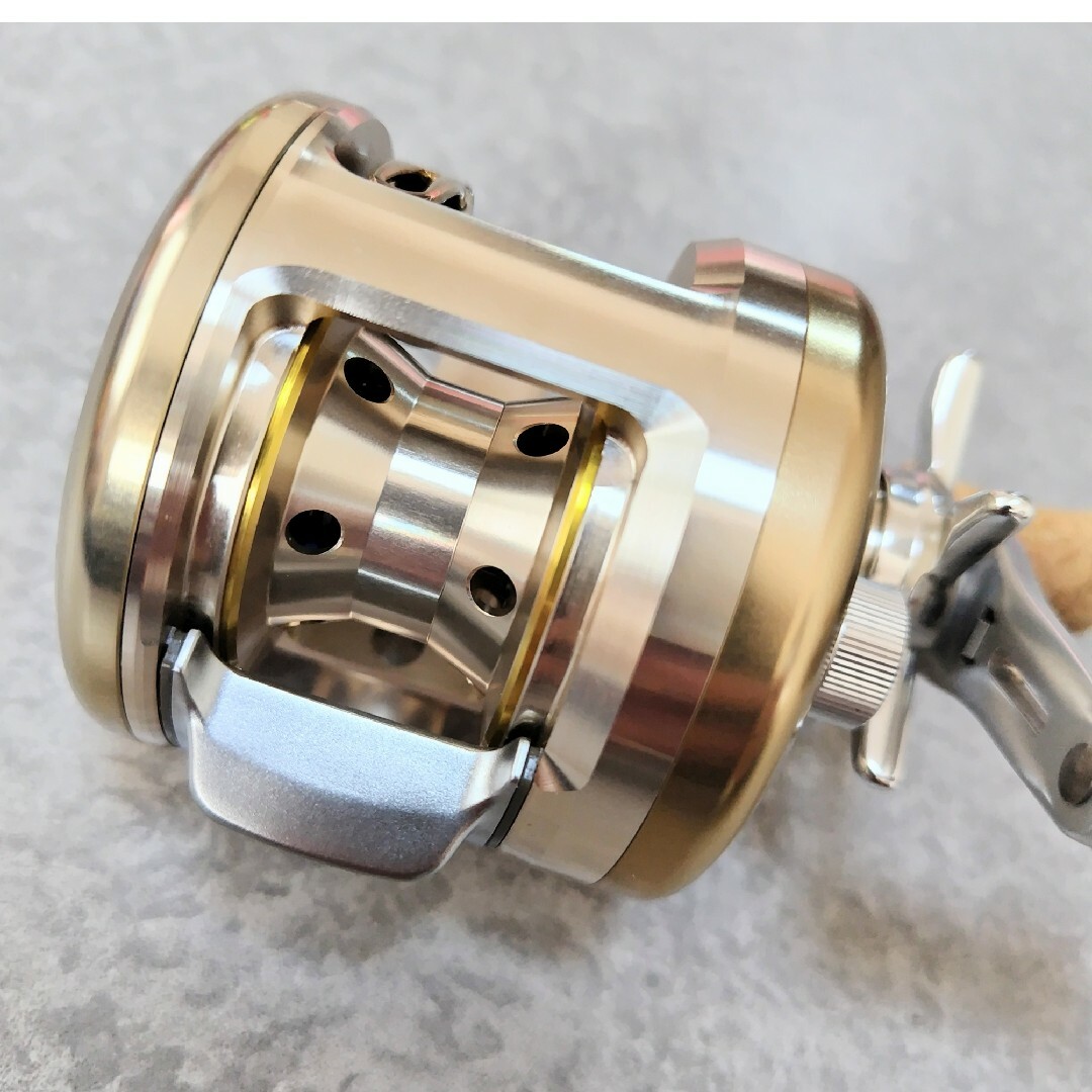 DAIWA - 美品 Daiwa ダイワ ミリオネアCV-Z 205 箱あり ベイトリール