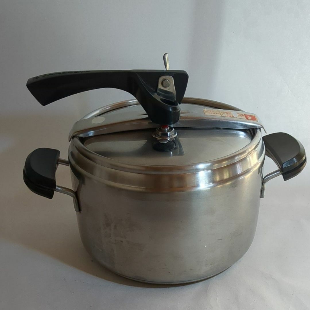 Lagostina - ラゴスティーナ圧力鍋 5リットル IH対応品 イタリア製