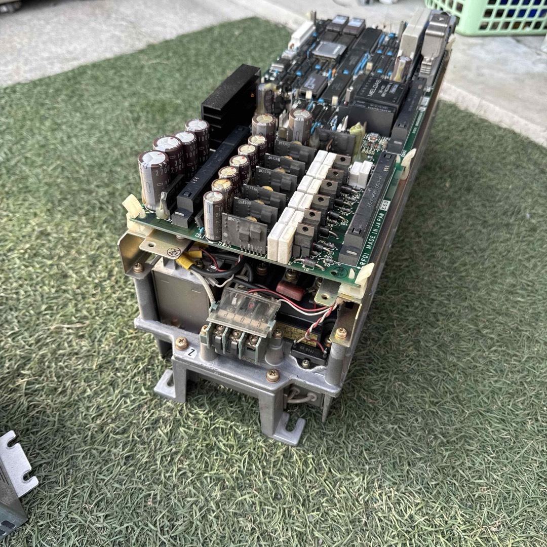 三菱 MR-S1-200-E01 サーボドライブ MRS1200E01 三菱 MR-S1-200-E01